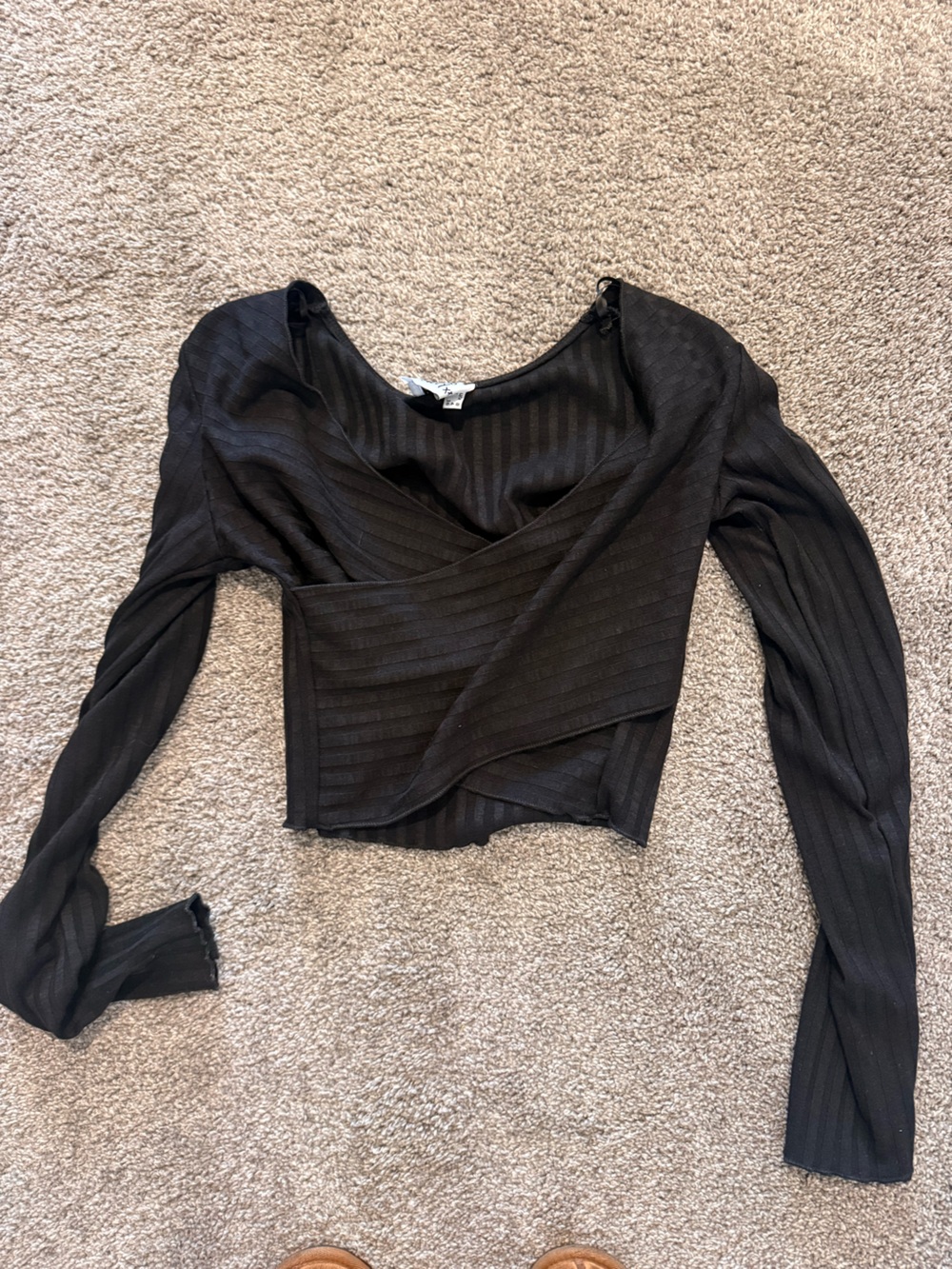 Black Long Sleeve Crop Top